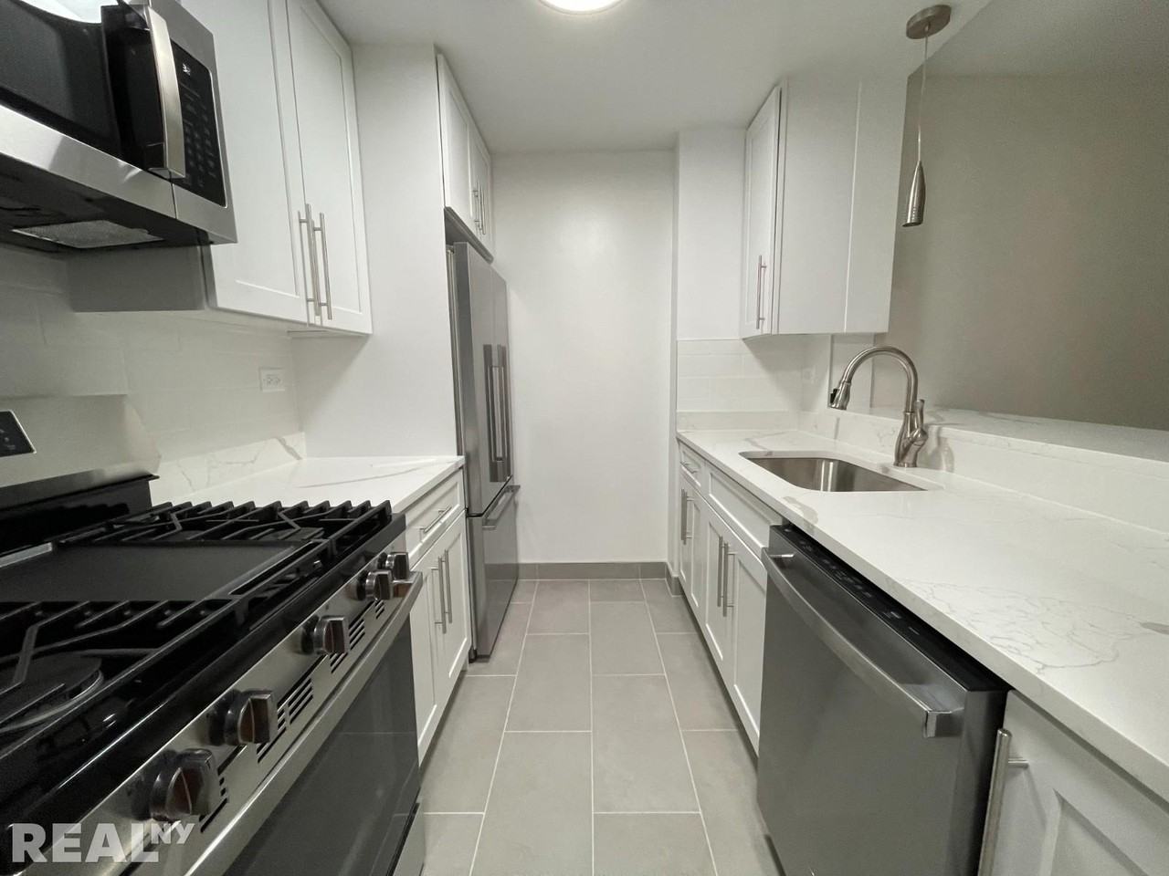 400 E 71st St #14K - Photo 3 of 8