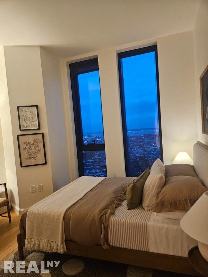 Fleet St #17G - Photo 2 of 7