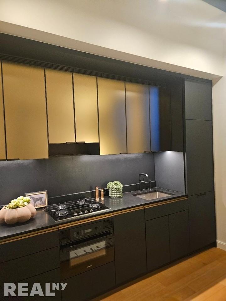 Fleet St #17G - Photo 3 of 7