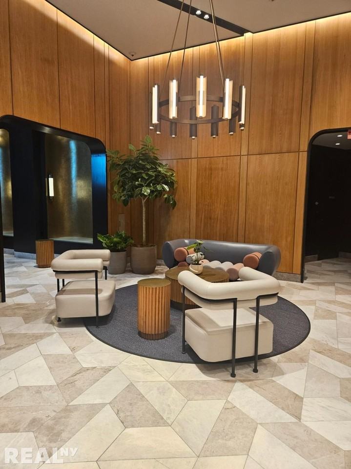 Fleet St #17G - Photo 6 of 7