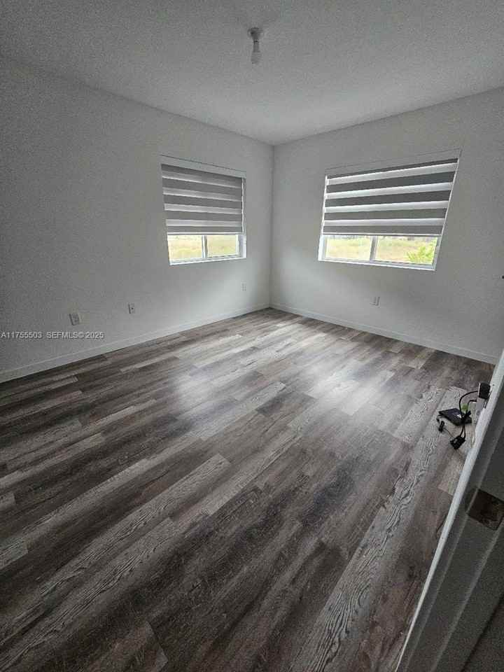 1028 Southeast 23rd Avenue #0 - Photo 6 of 16