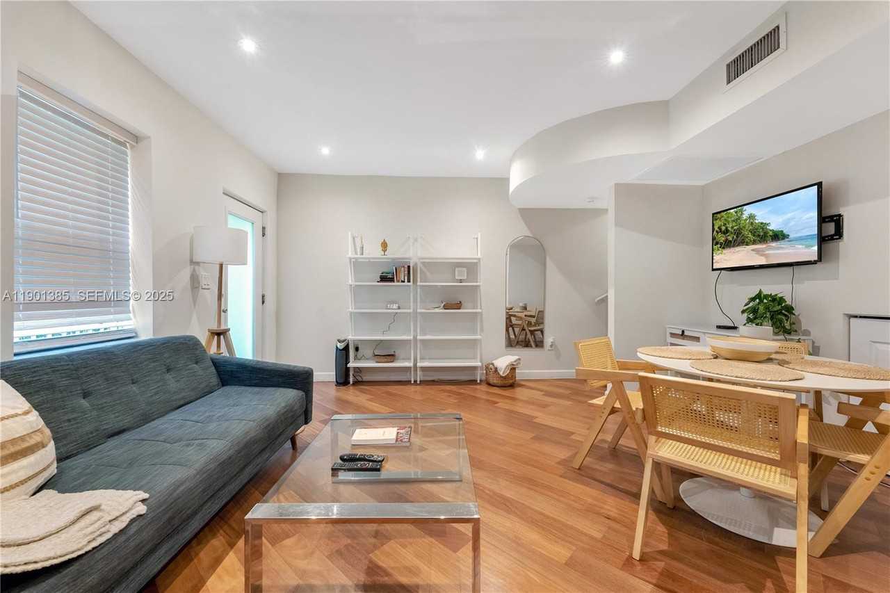 927 Euclid Avenue #6