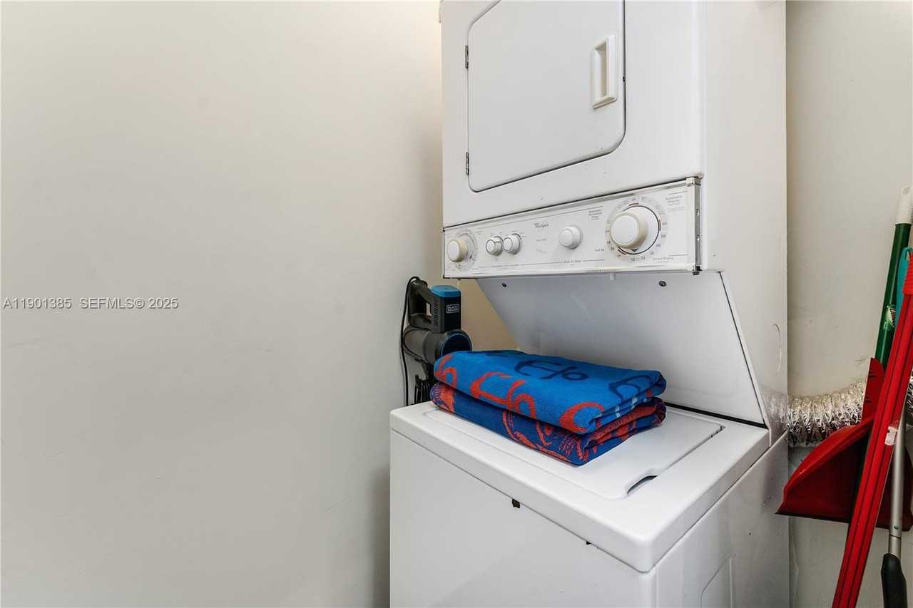 927 Euclid Avenue #6 - Photo 7 of 18