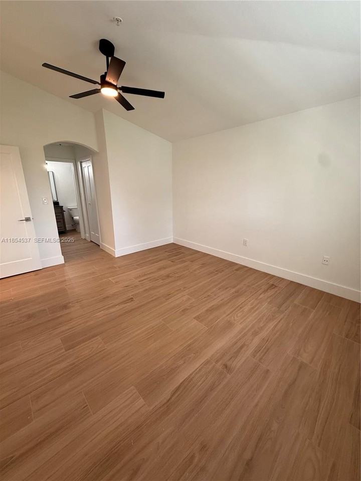 8826 West Flagler Street #211 - Photo 5 of 17