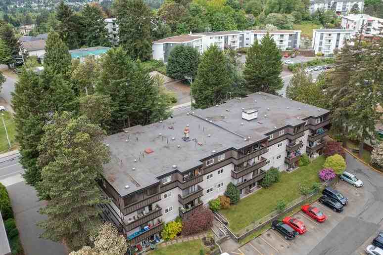 Parkland House - Photo 2 of 12