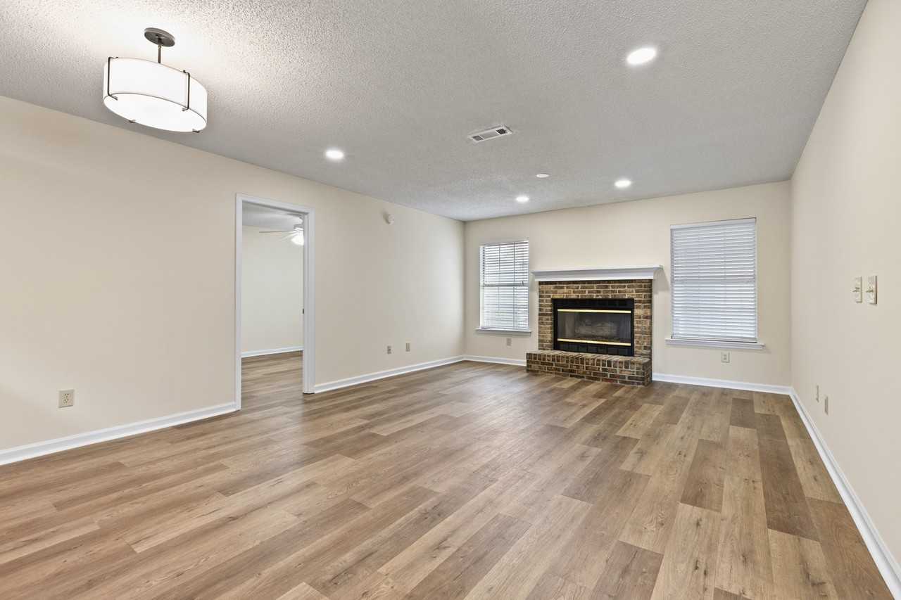 2107 Hamilton Pl S #1 - Photo 4 of 18