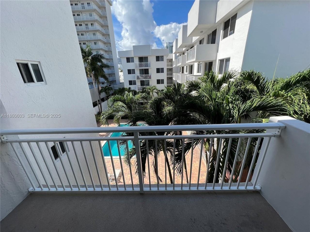 1666 West Avenue #408 - Photo 3 of 12