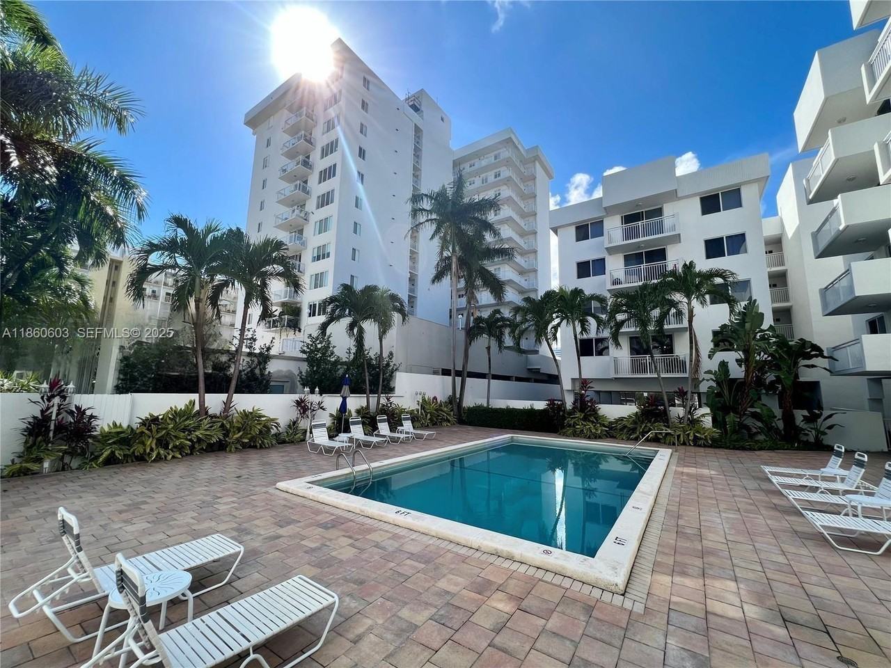 1666 West Avenue #408 - Photo 4 of 12