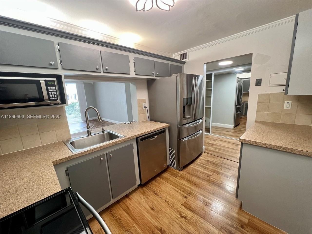 1666 West Avenue #408 - Photo 5 of 12