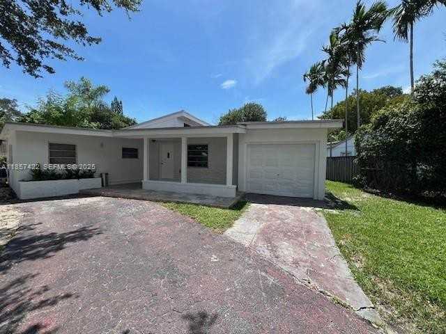 5770 Southwest 60th Street #5770 - Photo 4 of 11