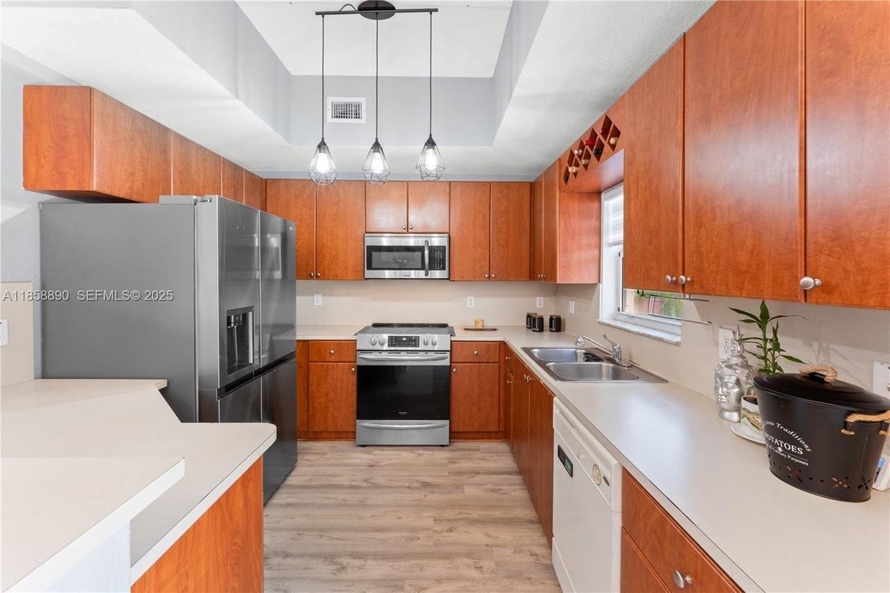 8868 Southwest 220th Street - Photo 6 of 23