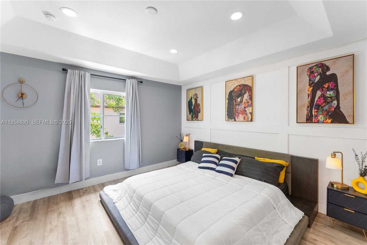 8868 Southwest 220th Street - Photo 7 of 23