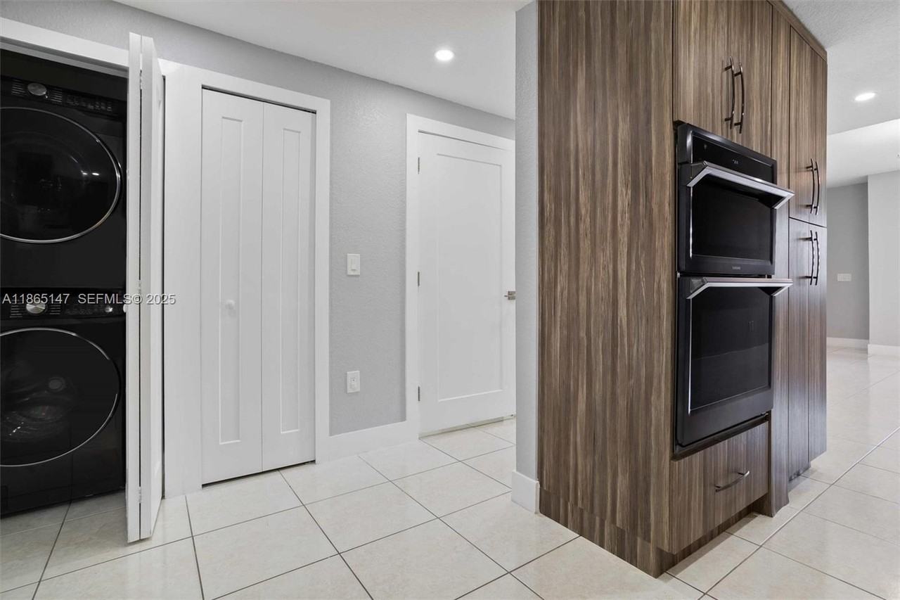 3378 West 80th Street #103 - Photo 4 of 40