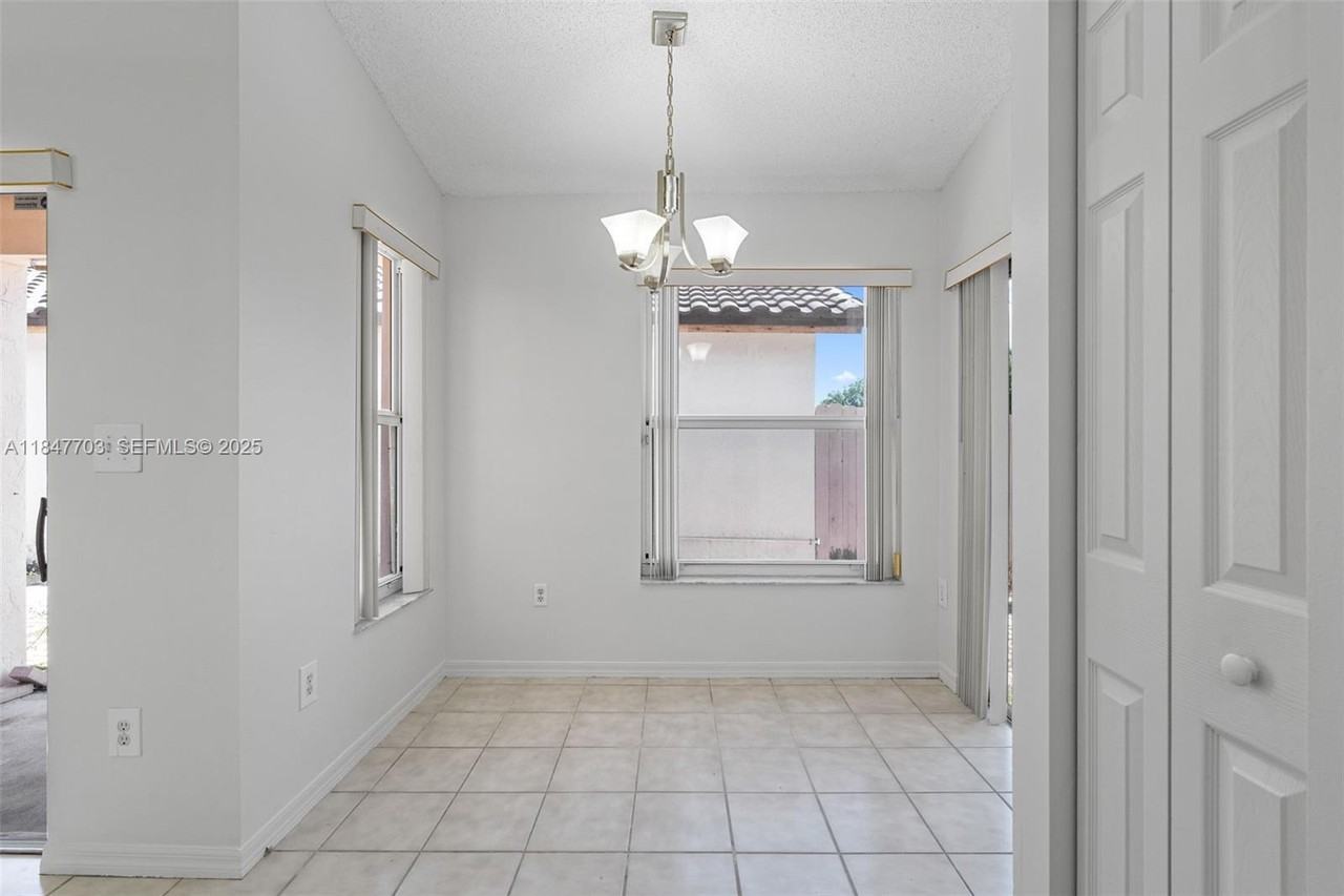 14202 Southwest 151st Court - Photo 5 of 34