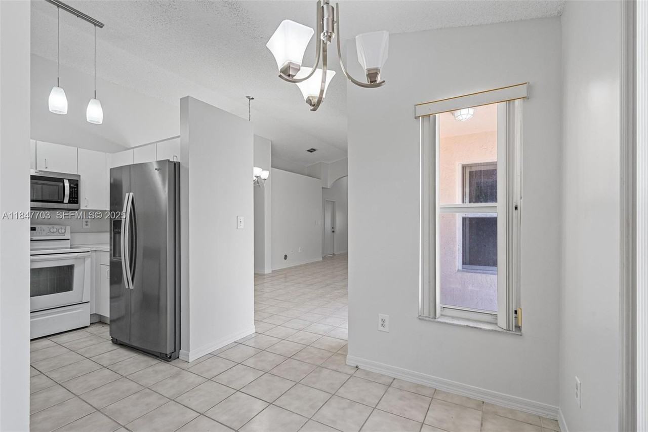 14202 Southwest 151st Court - Photo 6 of 34