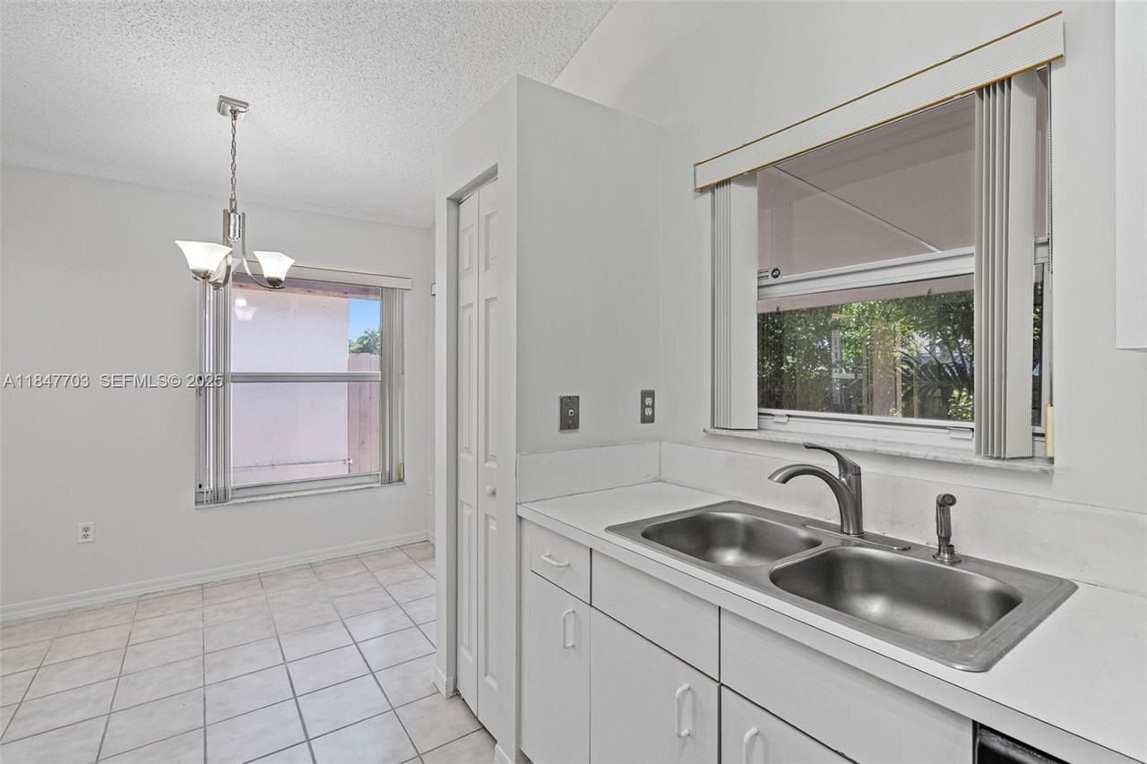 14202 Southwest 151st Court - Photo 7 of 34