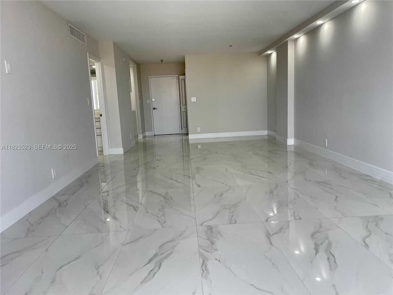 3140 South Ocean Drive #2207 - Photo 3 of 44