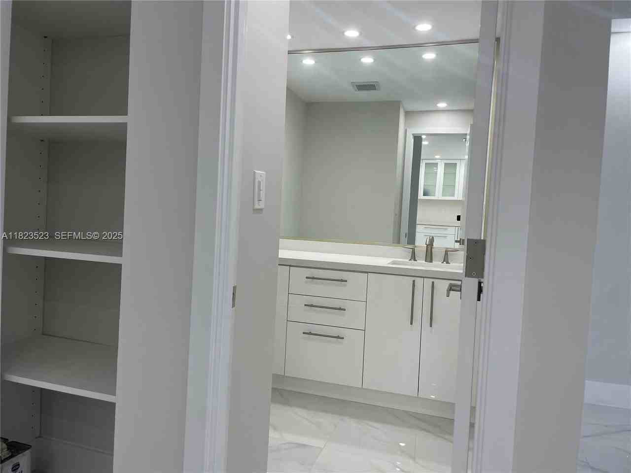 3140 South Ocean Drive #2207 - Photo 5 of 44