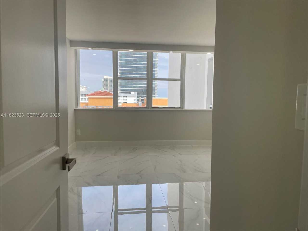 3140 South Ocean Drive #2207 - Photo 6 of 44