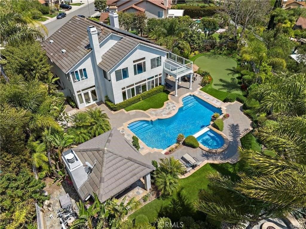 25606 Stratford Pl - Photo 2 of 50