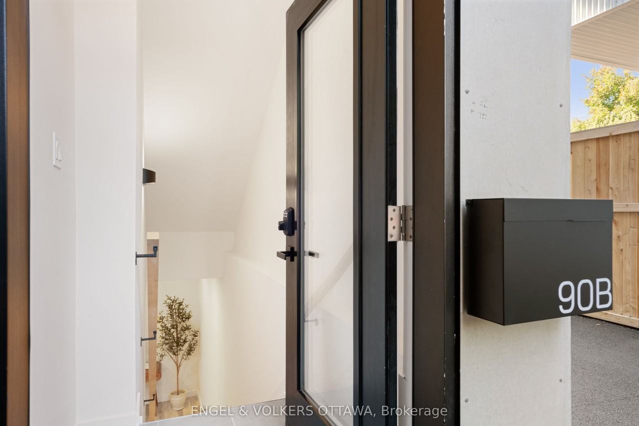 90 Hamilton Ave N - Photo 4 of 18