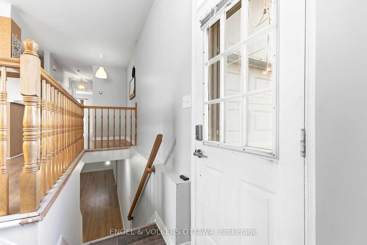 18 Steeple Chase Dr - Photo 4 of 28