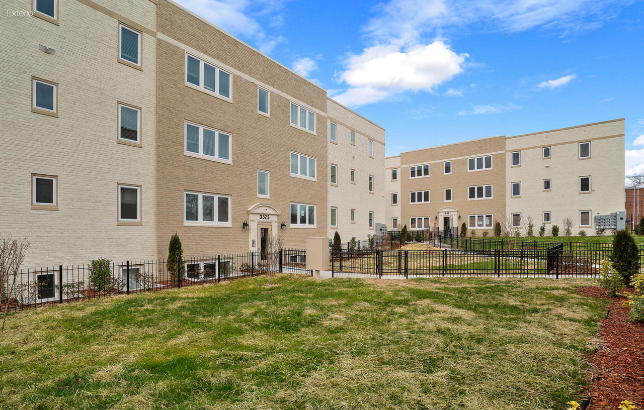 3323 13th St. SE - Photo 2 of 8