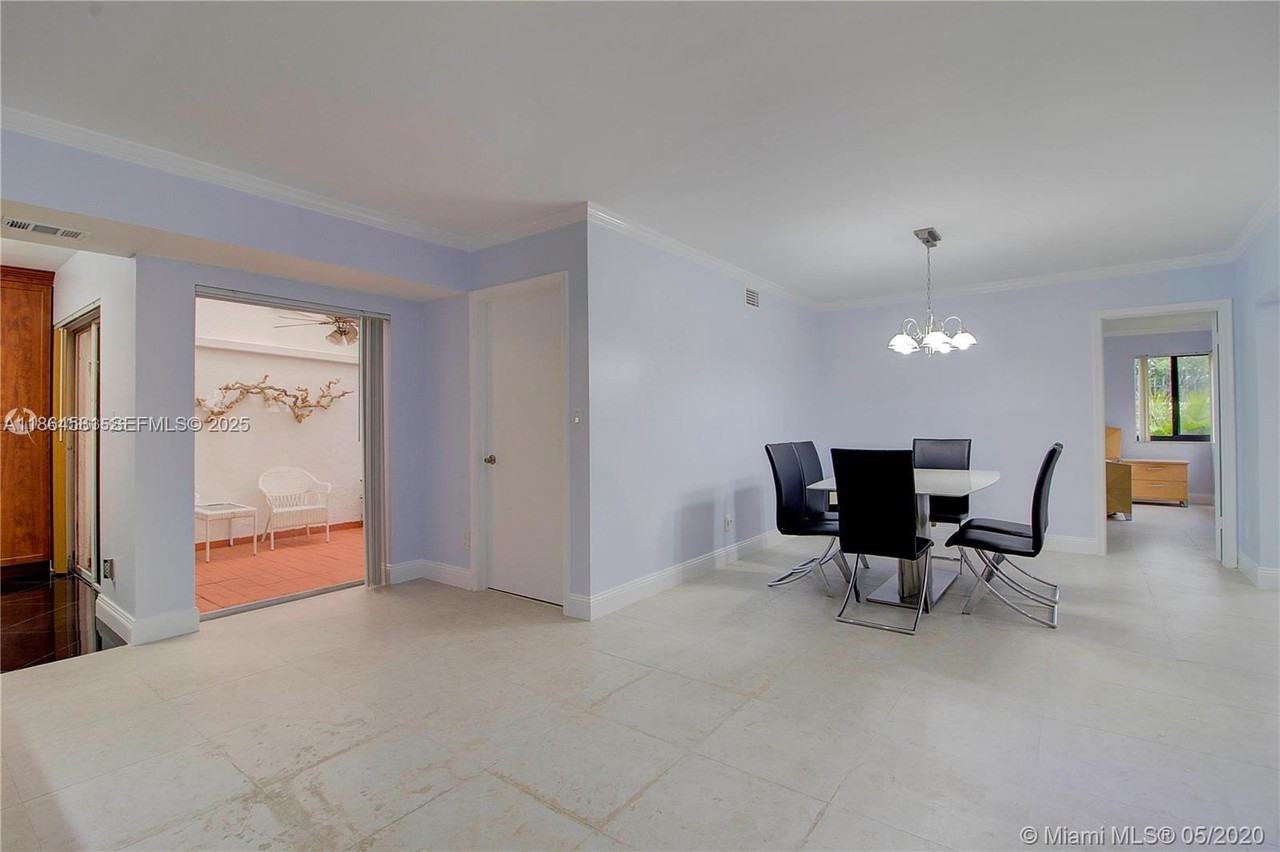 323 Ives Dairy Road #323 - Photo 2 of 34