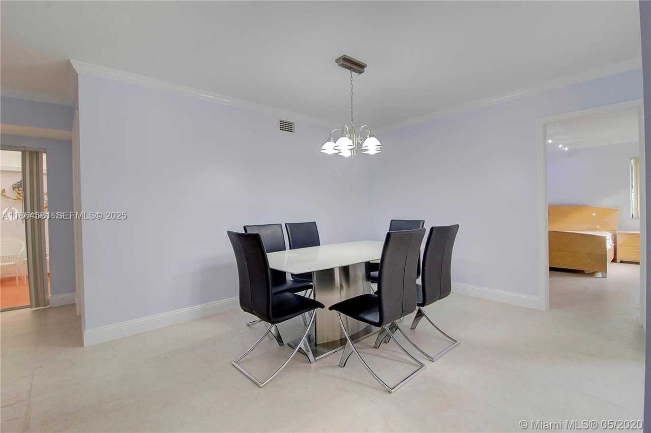 323 Ives Dairy Road #323 - Photo 3 of 34