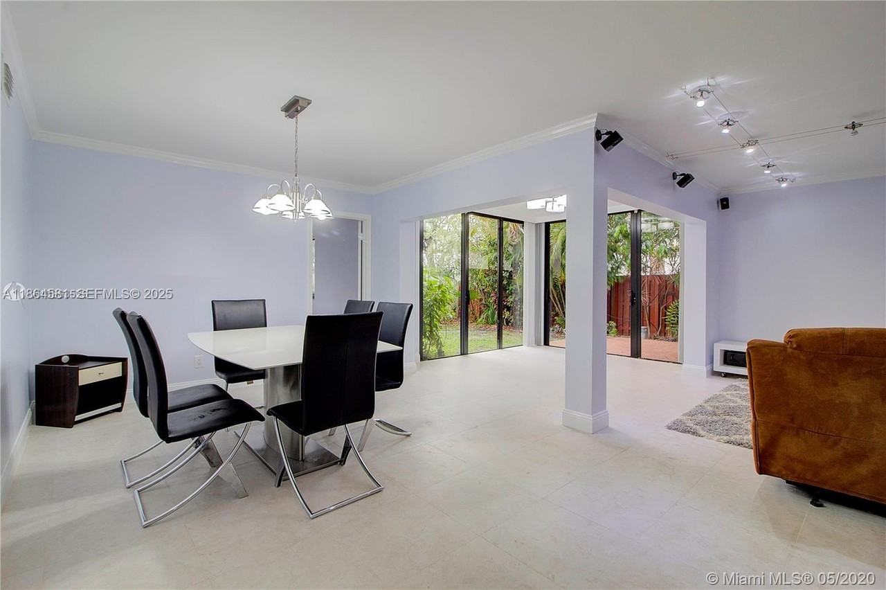 323 Ives Dairy Road #323 - Photo 4 of 34