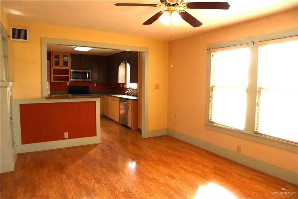 311 W 8th St - Photo 4 of 15