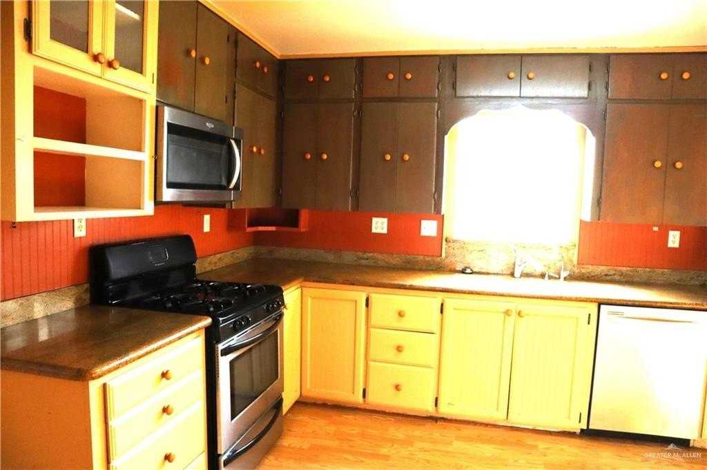 311 W 8th St - Photo 6 of 15