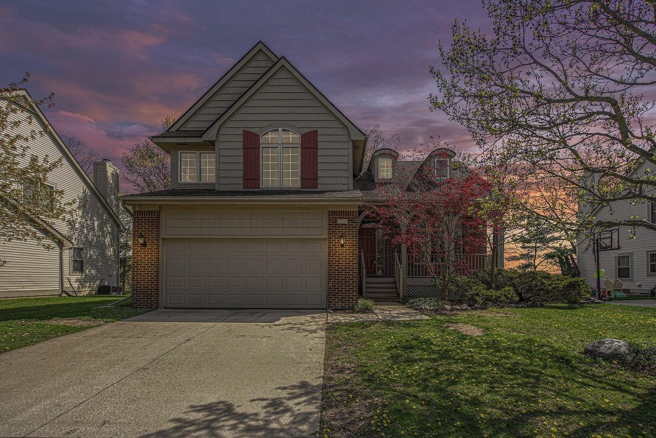 5913 Lafayette Ln - Photo 2 of 23