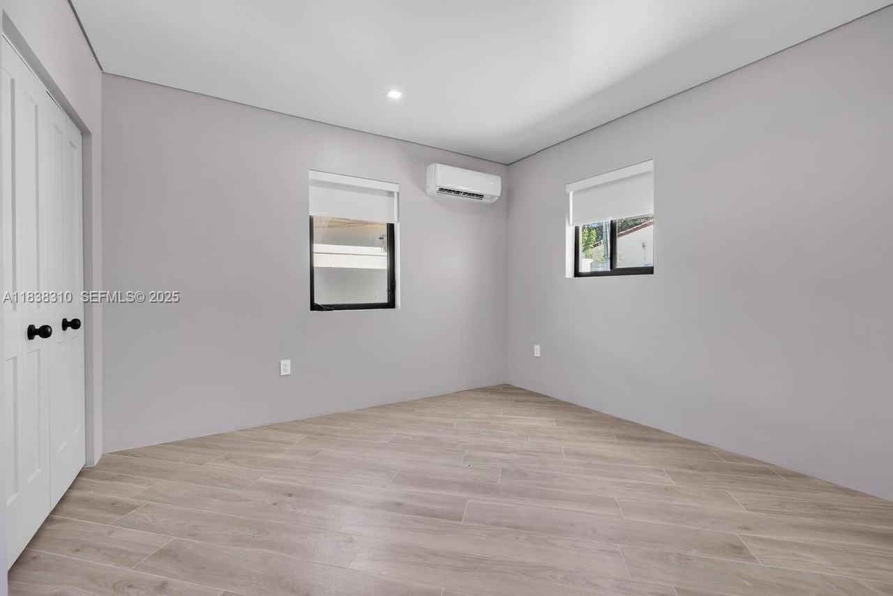 8931 Northeast 2nd Avenue #S4 - Photo 6 of 28