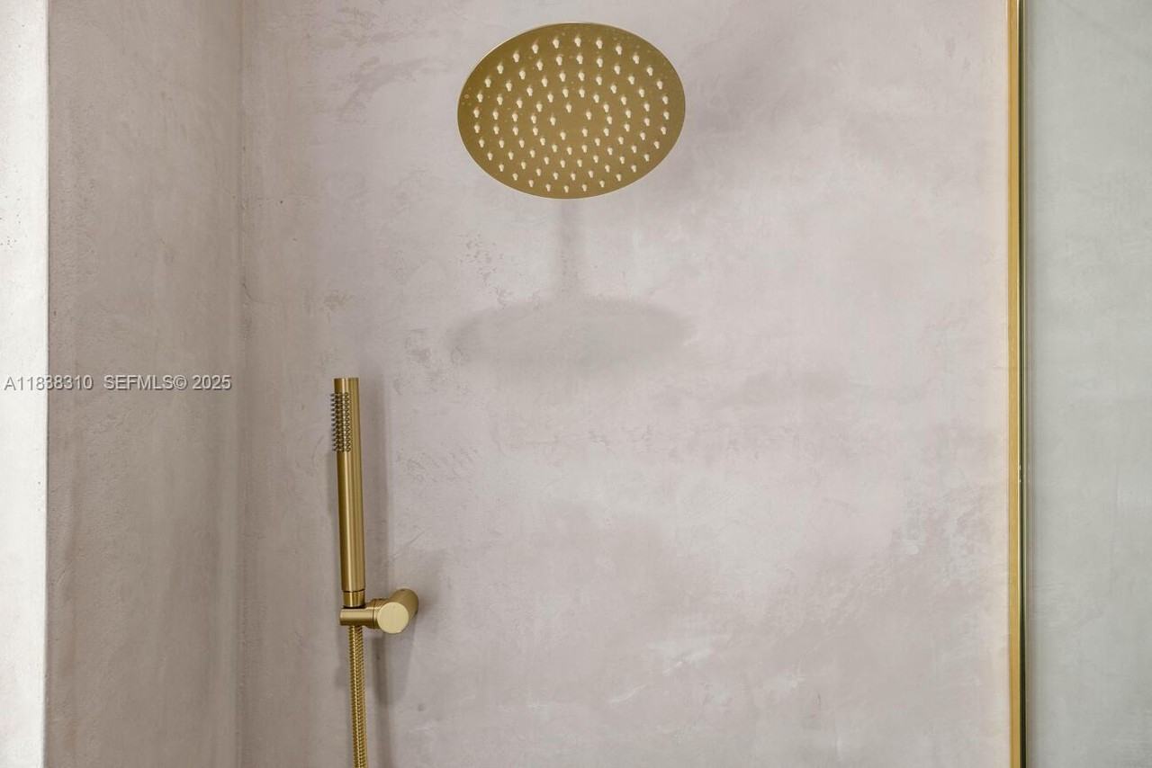 8931 Northeast 2nd Avenue #S4 - Photo 7 of 28