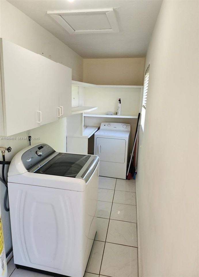 845 Northwest 199th Street - Photo 6 of 31