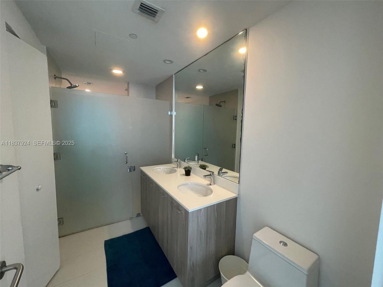 501 Northeast 31st Street #1005 - Photo 7 of 28