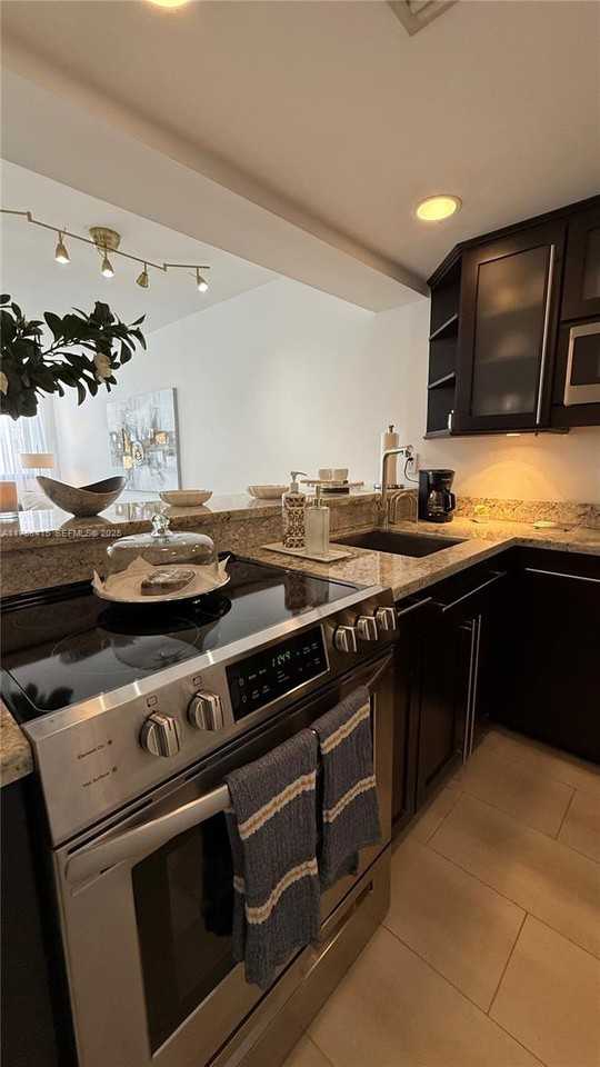 540 Brickell Key Drive #1124 - Photo 5 of 62