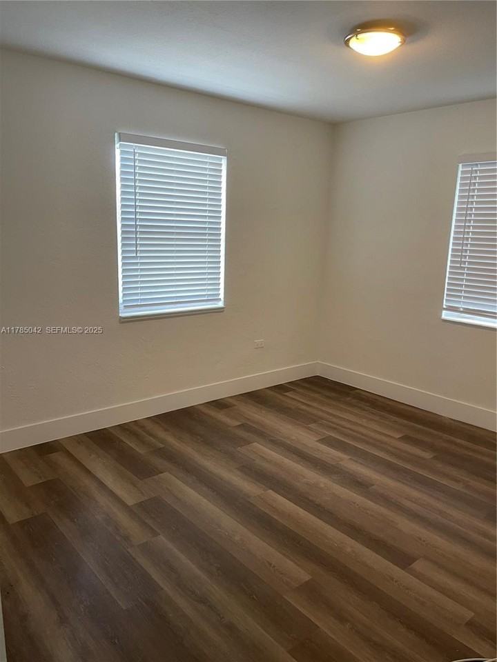 1460 Northeast 143rd Street - Photo 2 of 16