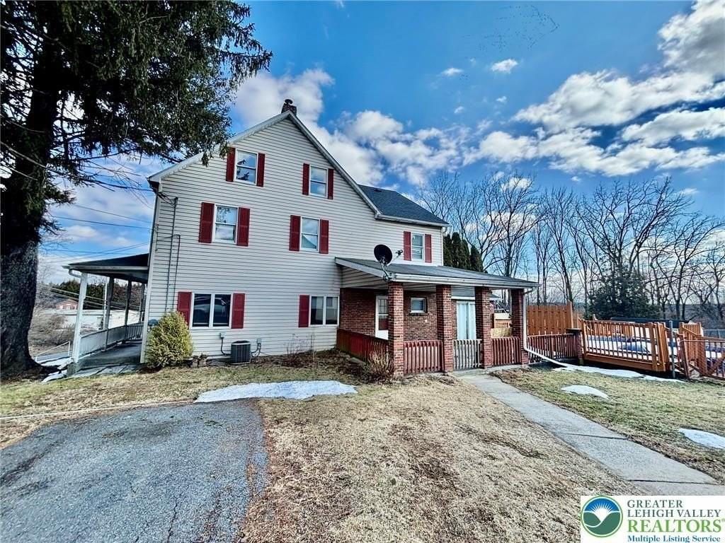 512 E Walnut St - Photo 2 of 20