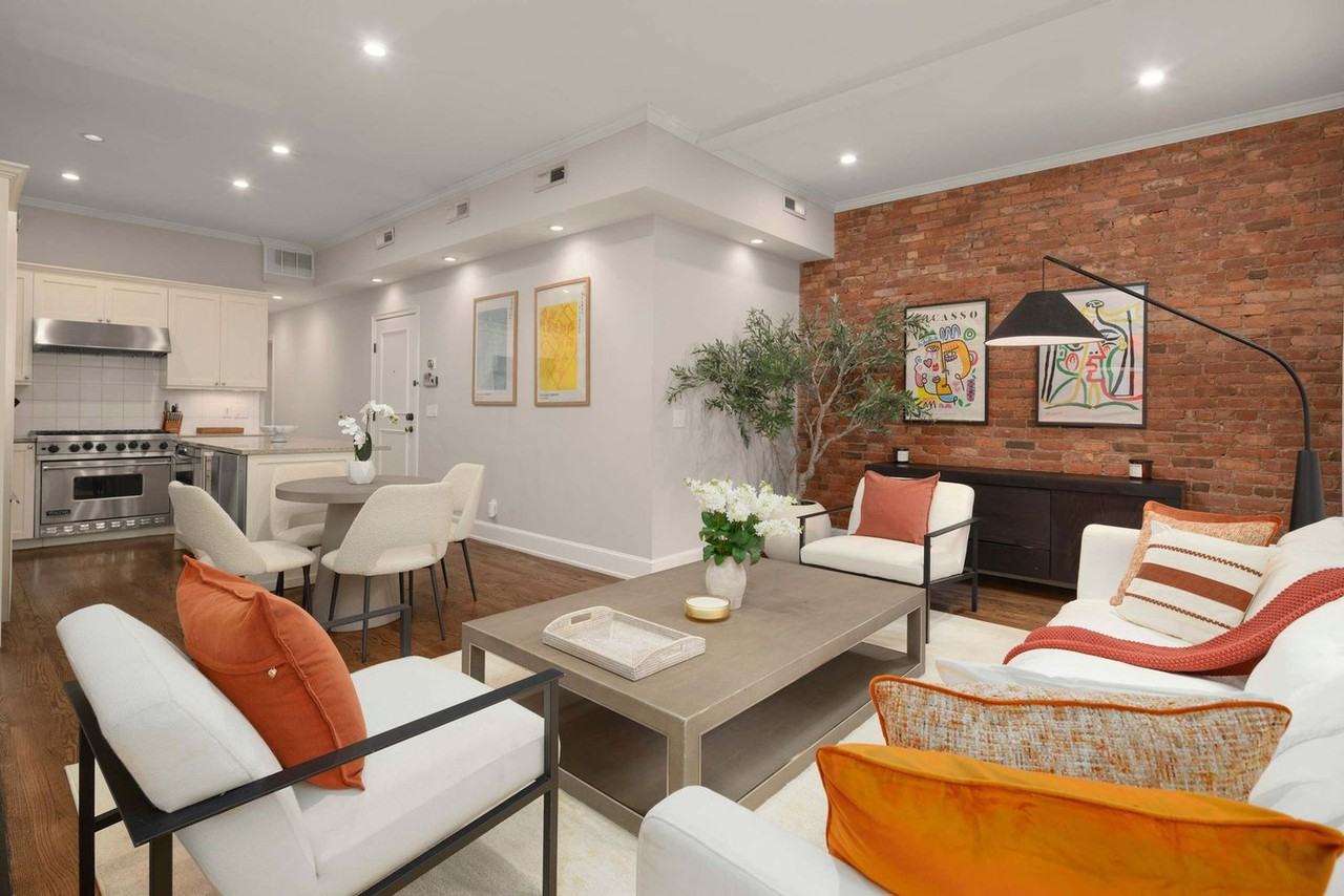 49 W 16th St #1388237P - Photo 2 of 19