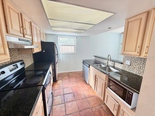 105 Margo Ln - Photo 4 of 19