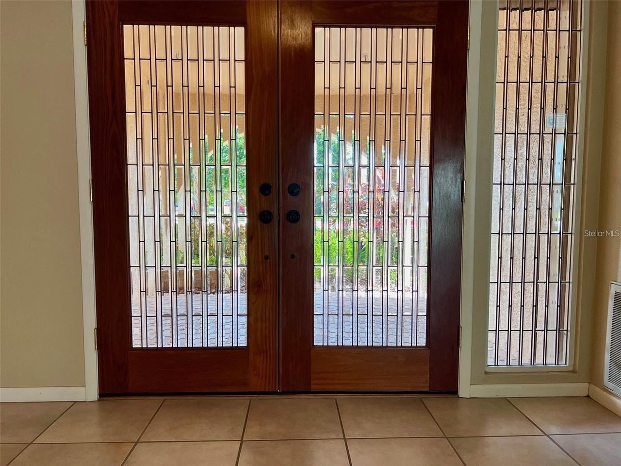 2715 Montague Ct E - Photo 6 of 46