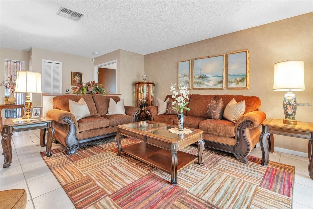 2715 Montague Ct E - Photo 7 of 46