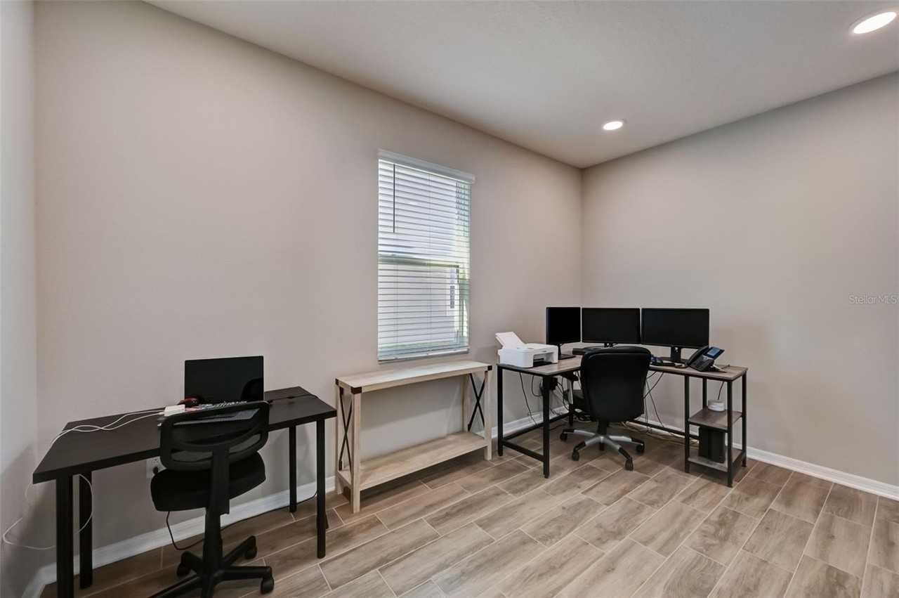 3139 Marine Grass Dr - Photo 5 of 35