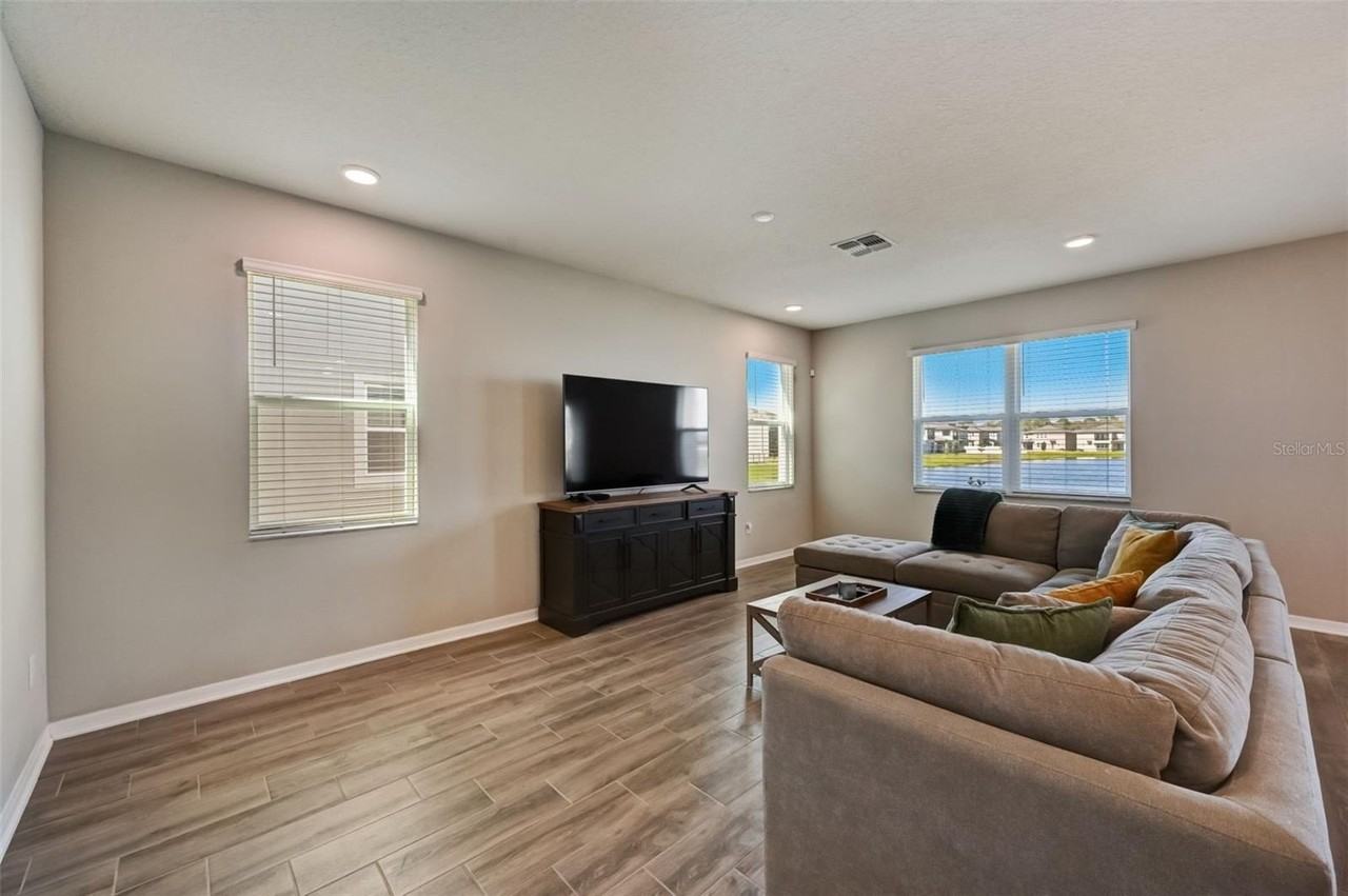 3139 Marine Grass Dr - Photo 7 of 35