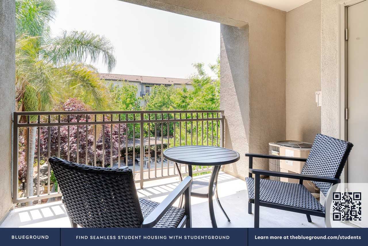 700 Agnew Road - Photo 7 of 46