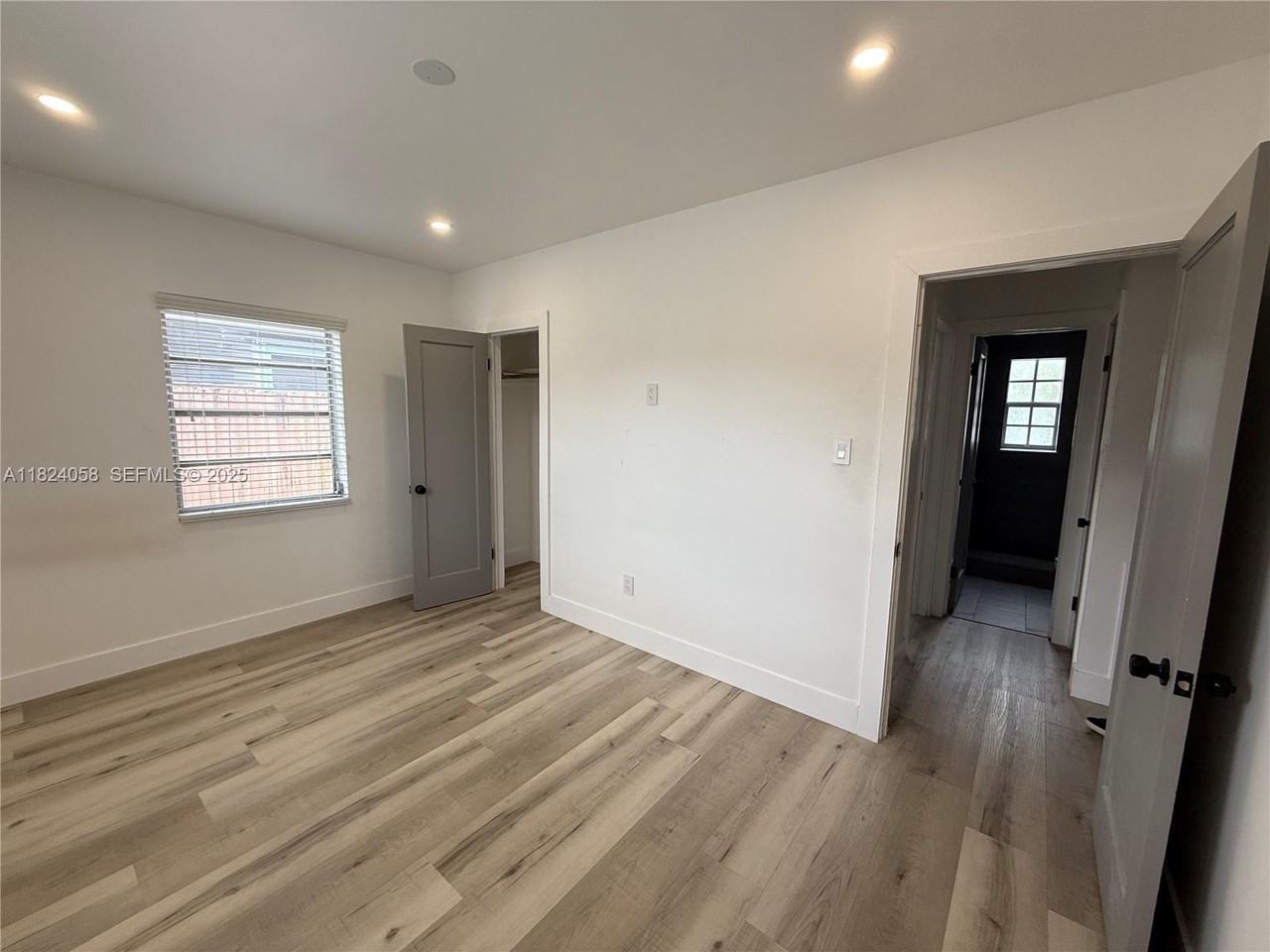 3902 East 8th Court #1 - Photo 4 of 19