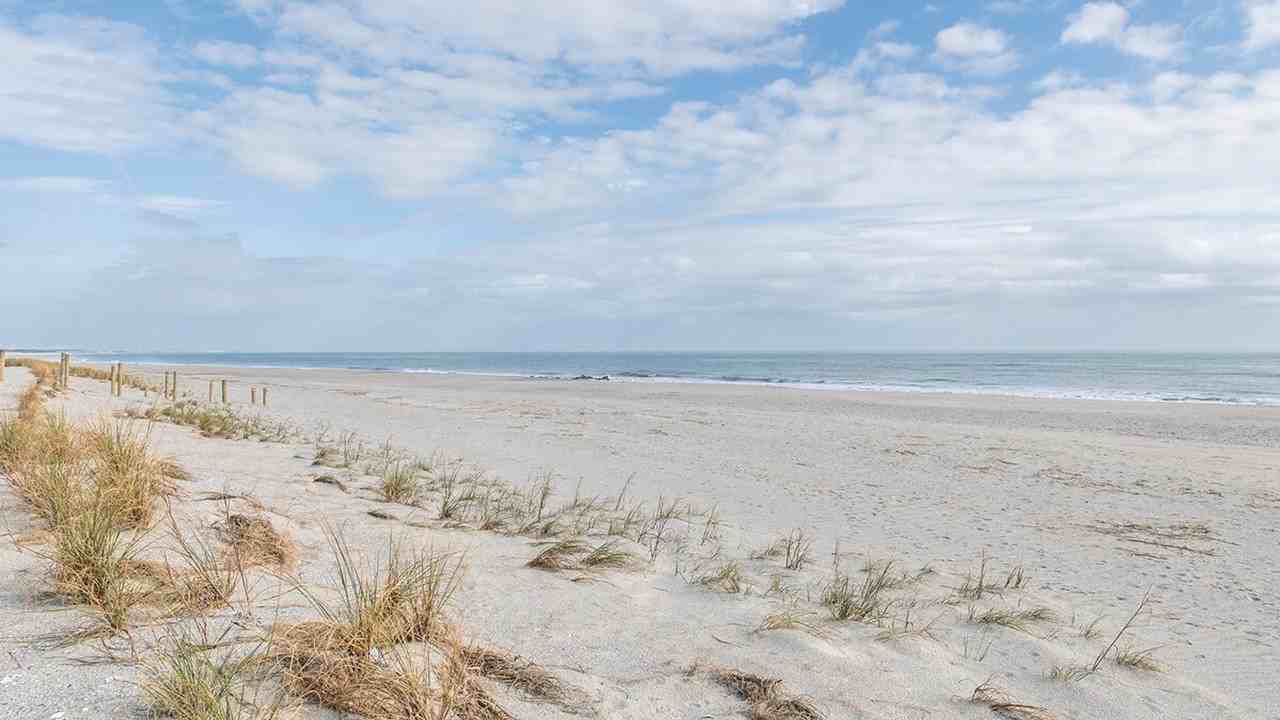 1383 Debordieu Blvd #1465813P - Photo 5 of 40