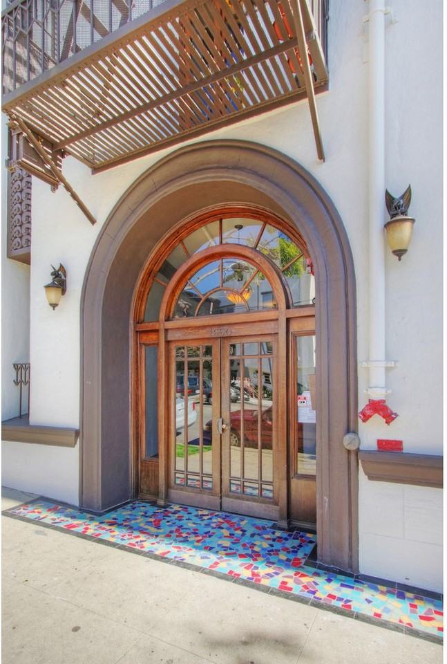 EC1 - 1650 Echo Park Apartments - Photo 2 of 42